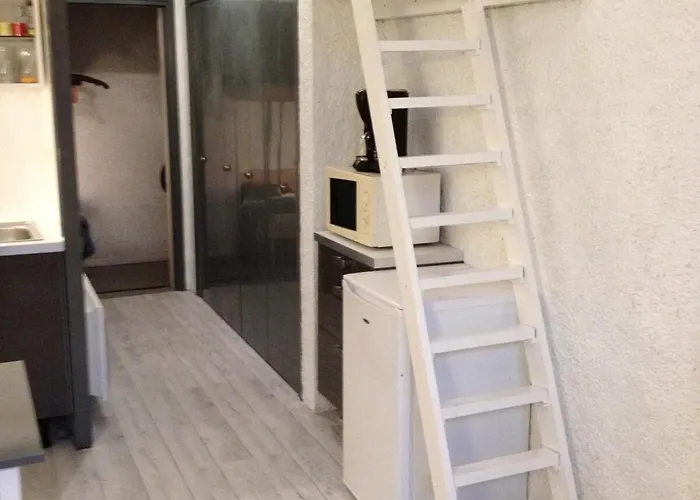 Petit En Plein Centre De *