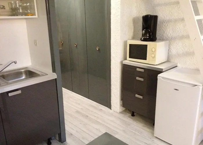 Petit En Plein Centre De *