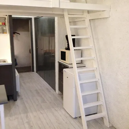 Petit En Plein Centre De *